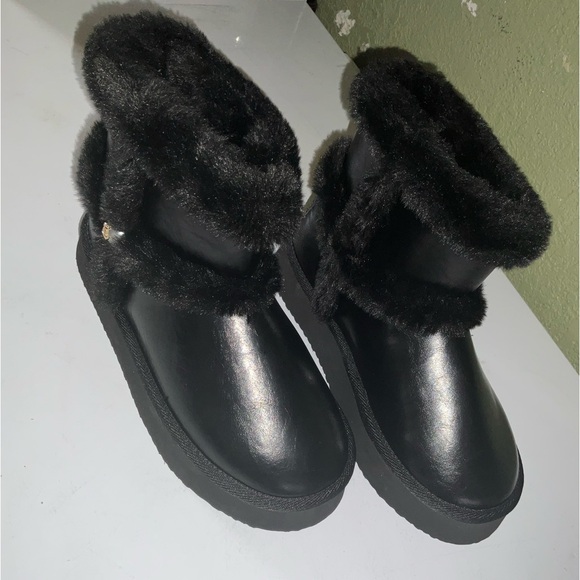 Juicy Couture, black furry boots size 7 - Picture 6 of 6